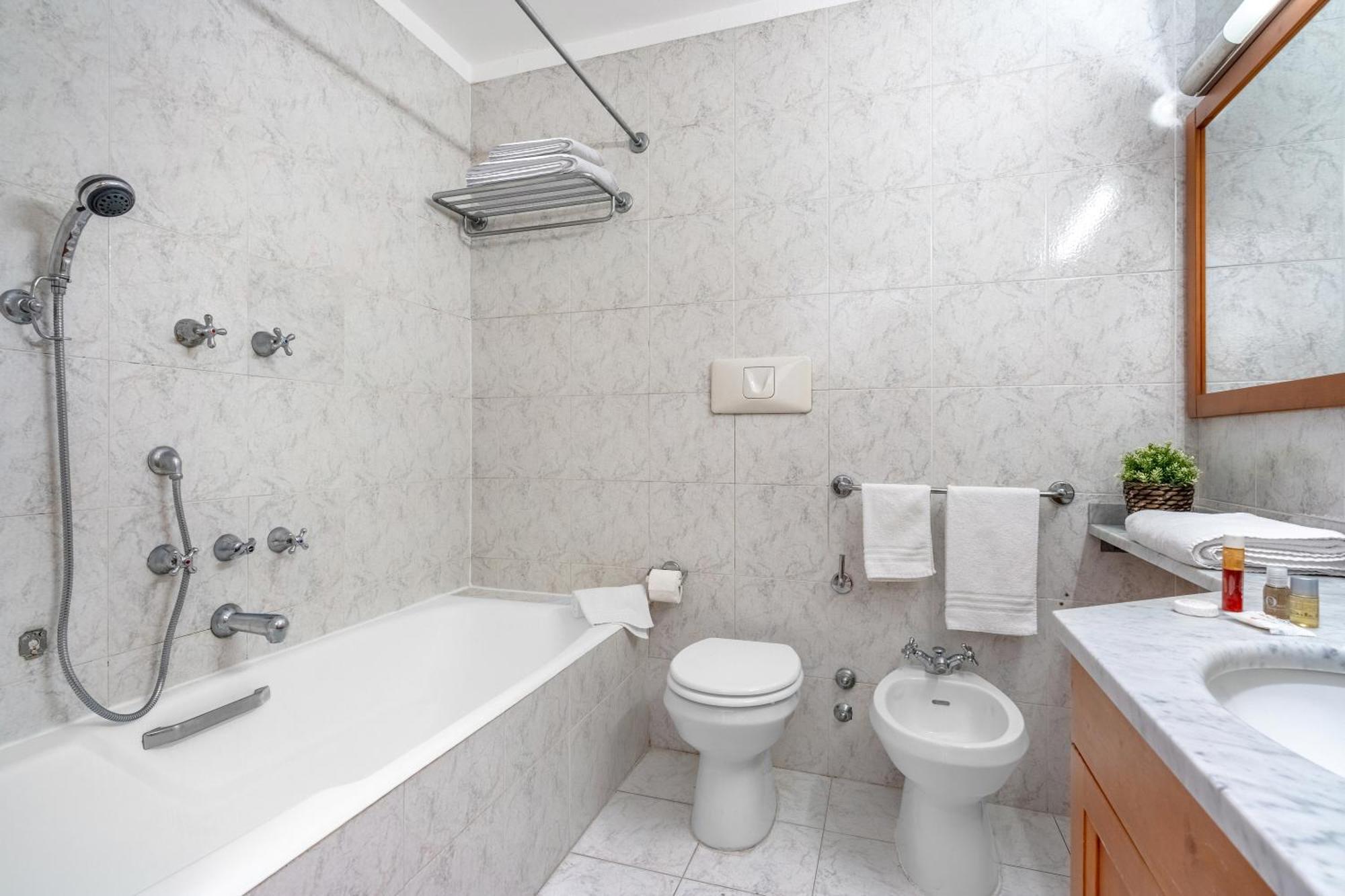 Casa Da Suite Fraschini Milan Luaran gambar